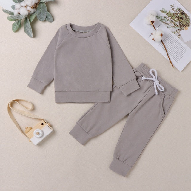 Kids Sweatshirt and Jogger Pants Set in Classic Colors Unisex Winter Outfit Boys and Girls